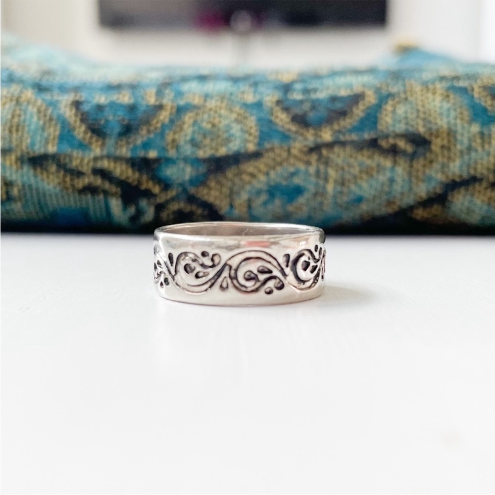 Silver Color Fashion Ring Band Sz 7